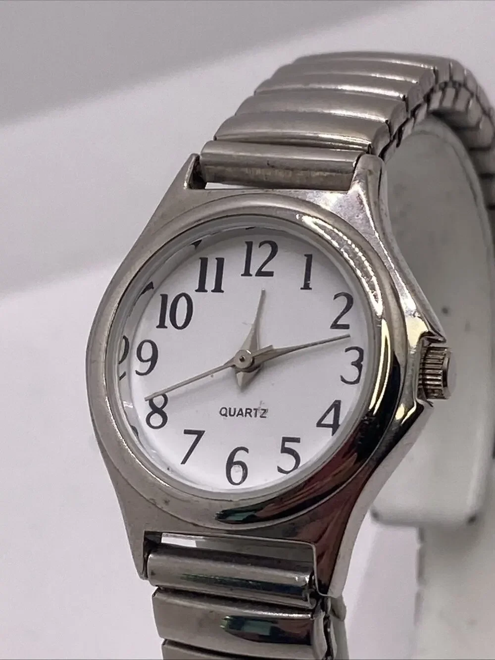 Womens Vintage Silver Tone Watch Works New Battery